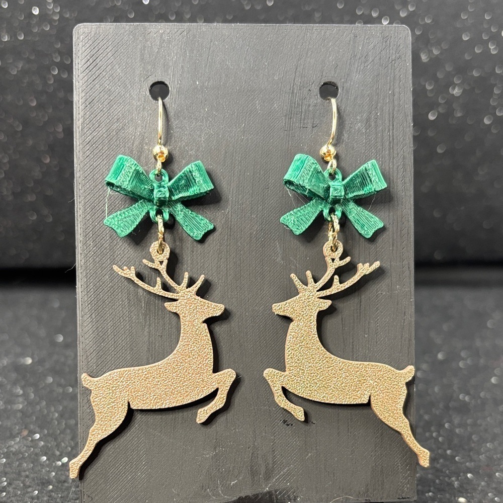🦌 Reindeer Earrings with Green Bow & Gold Accents 💚